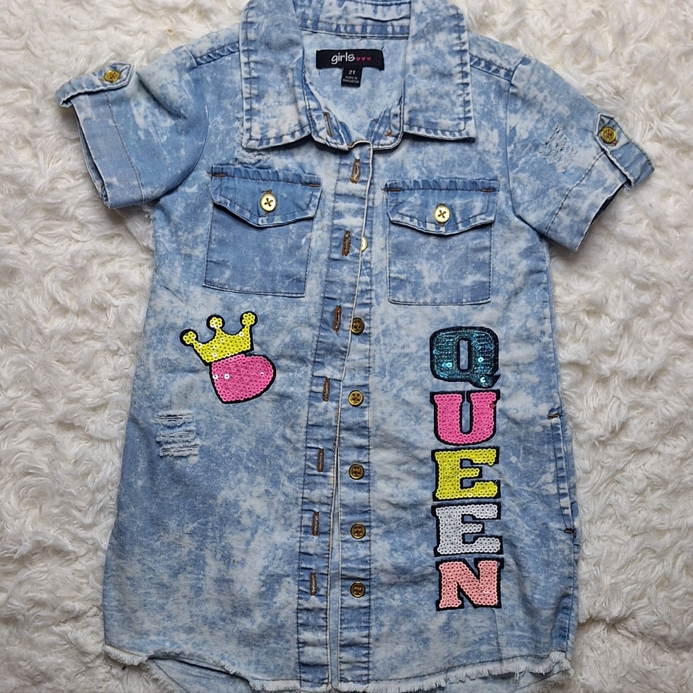 Light wash Queen Sequin patch shirt dress size 2t